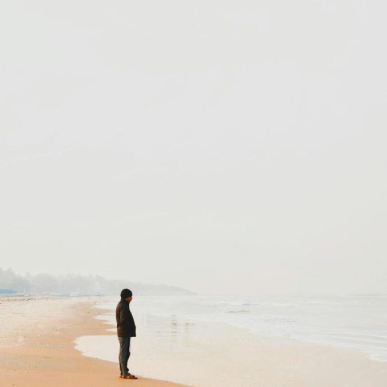 lonely-reflection-538249b487e14ab78a1f346365671cda